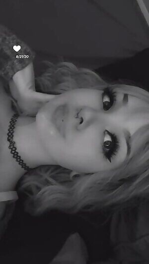 Slutty e-girl mouth 😈