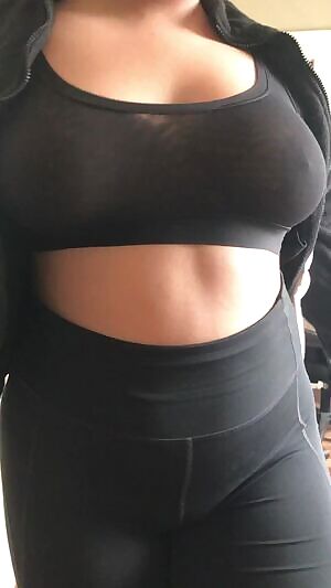 Showing my boobies off ✨