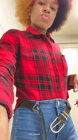 Flashing at work 🤫 wish you were my coworker? 😁 ~nsfw