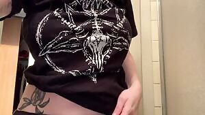 DO U LIKE THOSE SWEET TITS ?