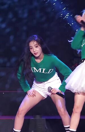 Momoland - Yeonwoo