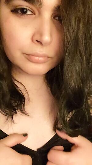 getting my tits out in honor of friday 🎊🎊