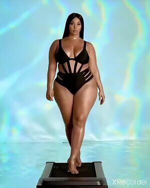 Tabria Majors Strut!