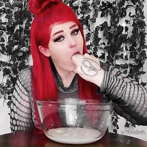 Finger fucking my throat makes me barf so hard!