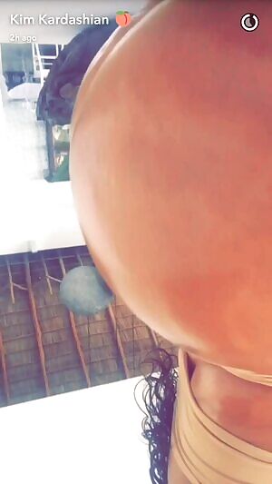 Kim Kardashian Showing Off Her Oiled Bi g Ass