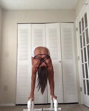 Kacy Catanzaro looks like she'd be an insanely great fuck