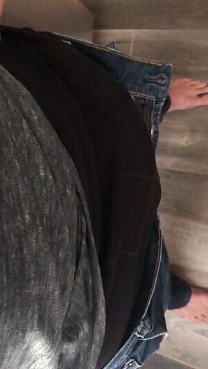 Any girls want to come play with daddy. Dm me