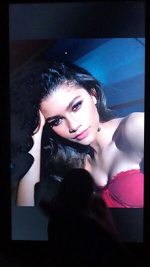 Zendaya Cumtribute