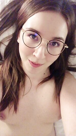 Spend the day in bed with me? 💕