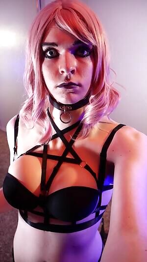 When you aren't full of cock, its proper etiquette to keep your boipussy plugged.