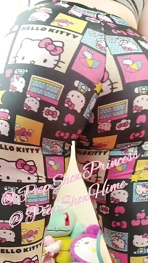 avorite Hello Kitty leggings.