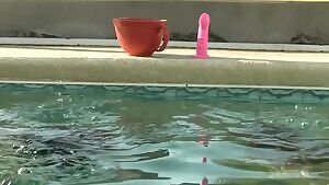 Cousin itt and Samara touch hairy tips?