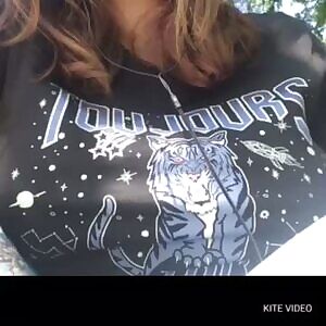 Hoping to brighten your Sunday with a cheeky public park flash 😈😉