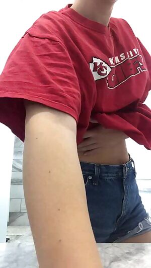 Who Love This Booty ? 🍑🔥🥵 A Surprise Waiting You In Comments 🥵🔥🍑