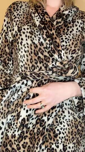 Would you play with my slutty Mil body?