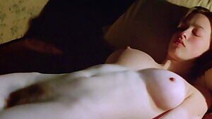 Lara Belmont - Gorgeous jiggle plot in 'The War Zone'