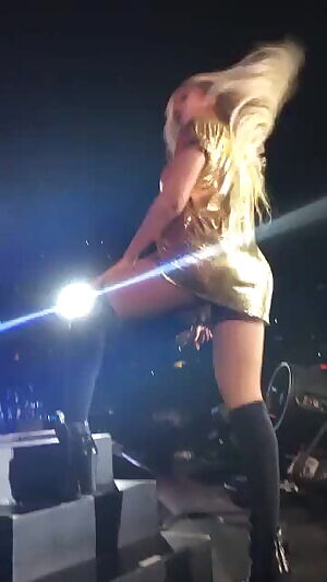 Beyonce - Teasing That Big Ass