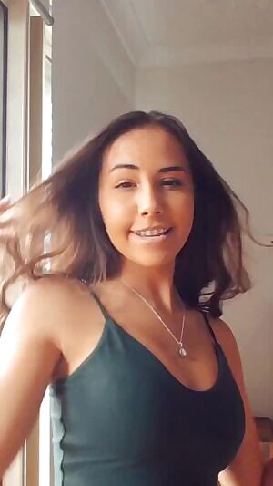 TikTok Teen Sexy Porn GIF 🍒