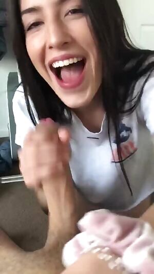 Every one need a side chick like her