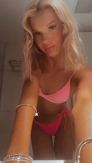 Stuck at home but feeling pretty.