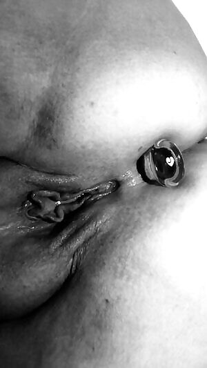 He filled me up then put in the plug 🙊