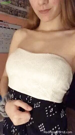 Redhead Teen Show Cute Tits