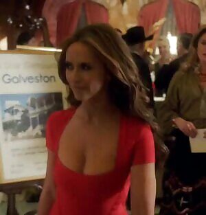 Jiggly Jennifer Love Hewitt in Heartbreakers