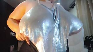 huge tits reveal