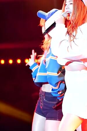 Red Velvet - Wendy in Tight Short Shorts