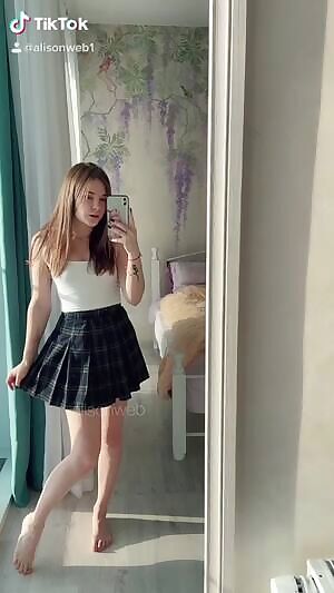 TikTok Teen Sexy Porn GIF 🍒