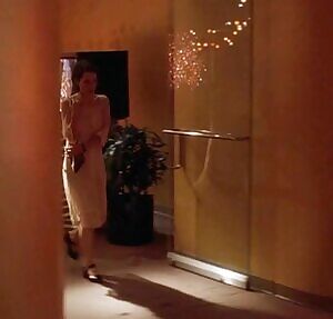 Winona Ryder jiggly boobs