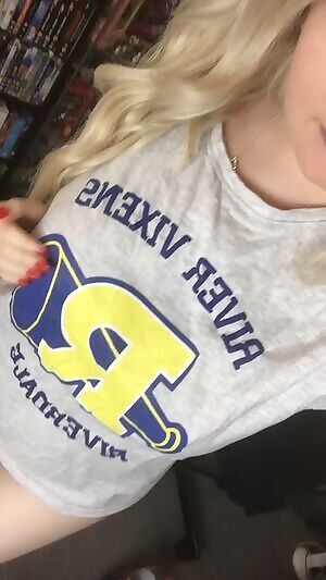 Enjoy my titties while I sleep 💜