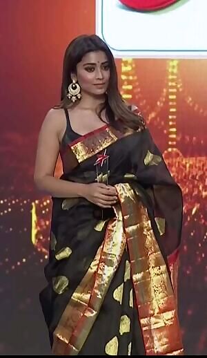 shriya saran wants to be used. wwyd?