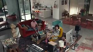 Elsie Hewitt jiggles