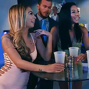 Horny Chicks Fuck & Scam The Club Bouncer