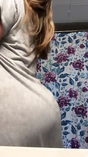 Peek-a-Boo-ty for your hump day ladies and gents 😏🍑