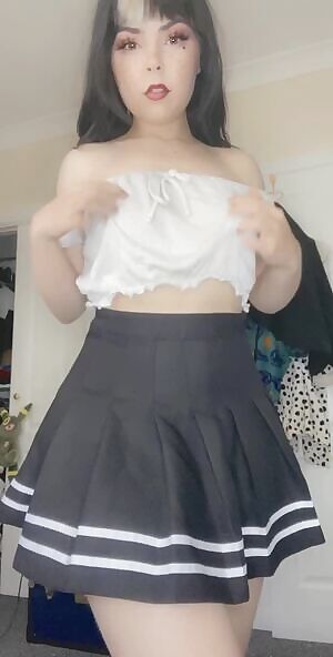 I only have little tiddies 🥺