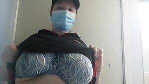 Who else loves a good worktime titty drop? 🤭